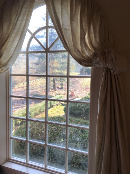 Elliptical Window Replacement in Temple