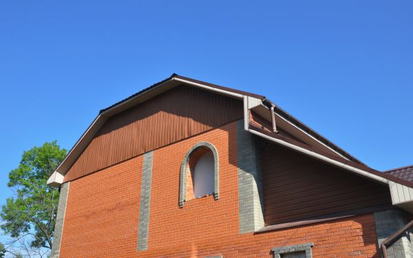 Brick Window Installation in Temple